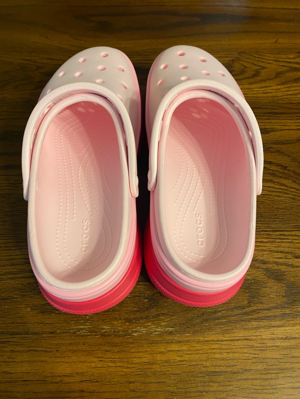 CROCS Classic Clog Mule in Light Pink with Hot Pink Sole - Picture 3 of 10